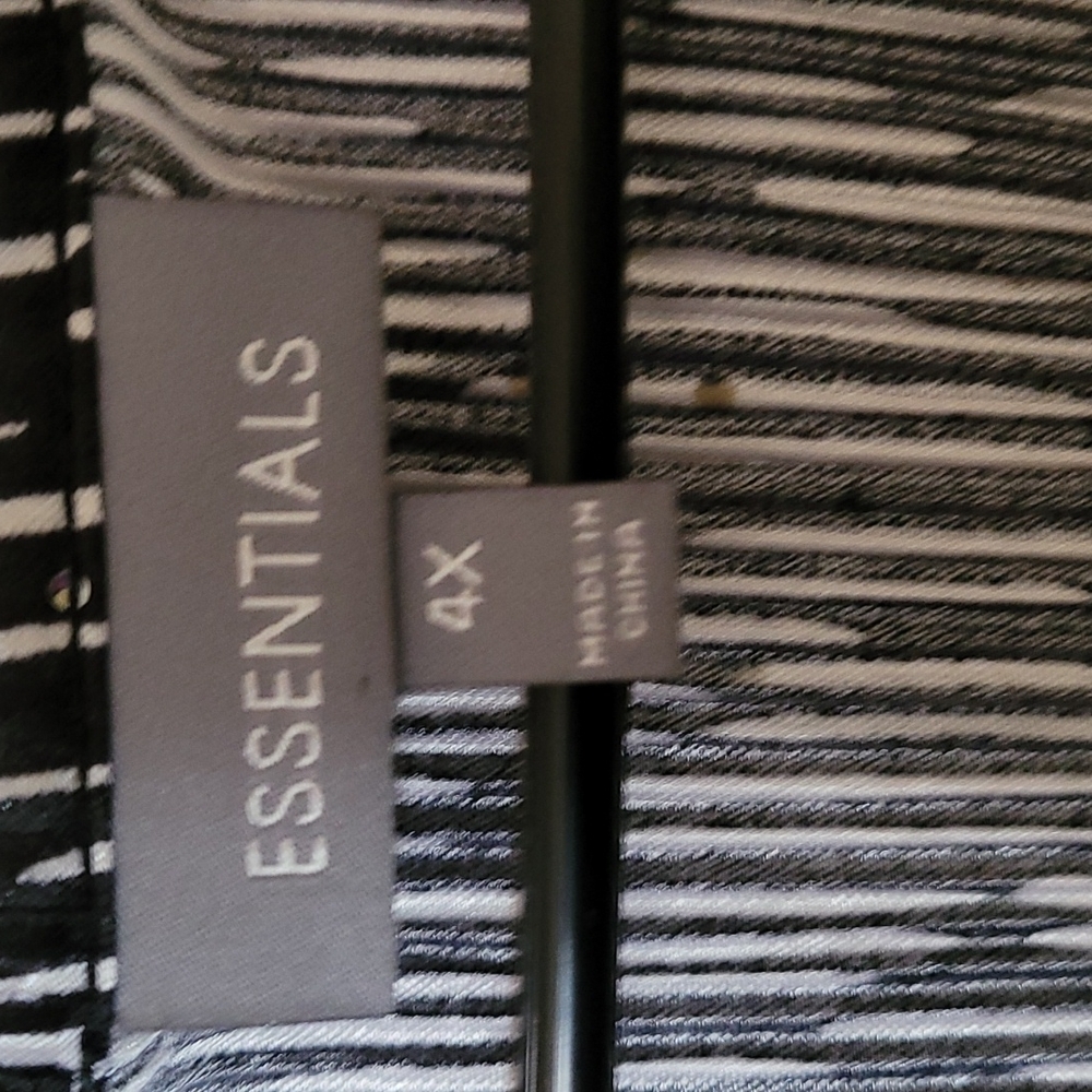 Essentials top - Picture 3 of 4